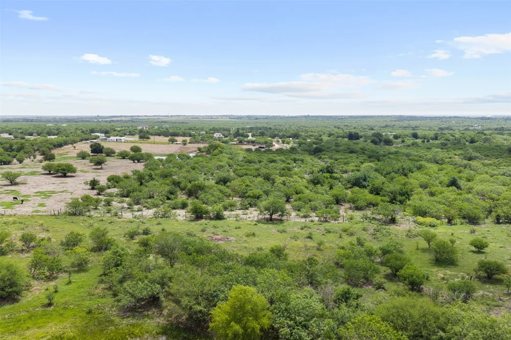 3315 Dry Creek Road Lockhart, TX 78644