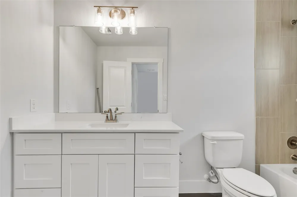 8523 Pine Muhly Drive Lago Vista, TX 78645
