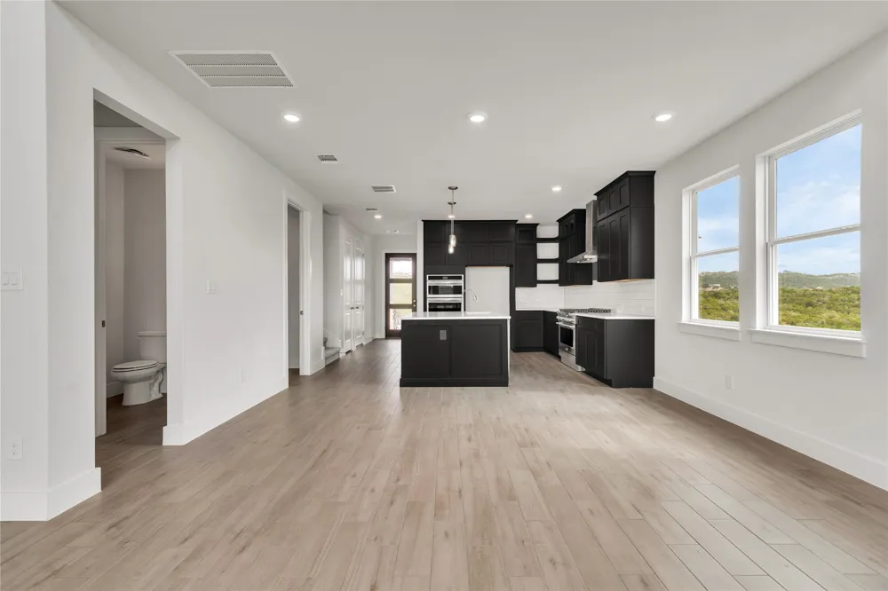 8523 Pine Muhly Drive Lago Vista, TX 78645