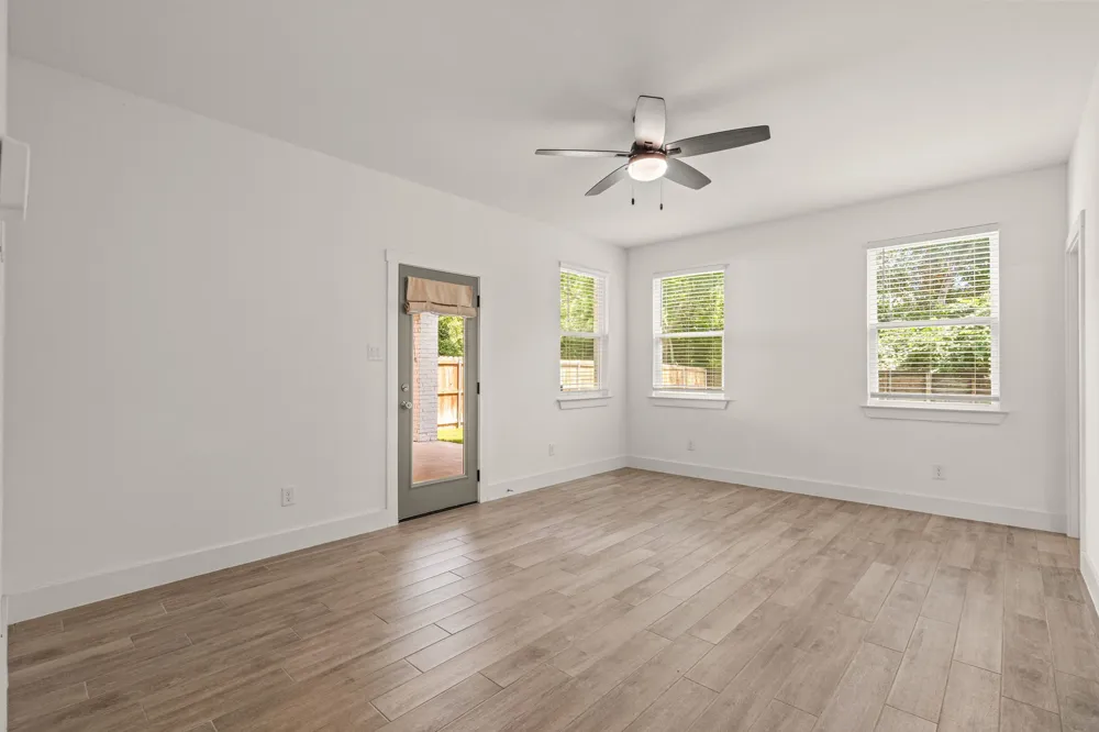 5618 Oaks Lane Westworth Village, TX 76114