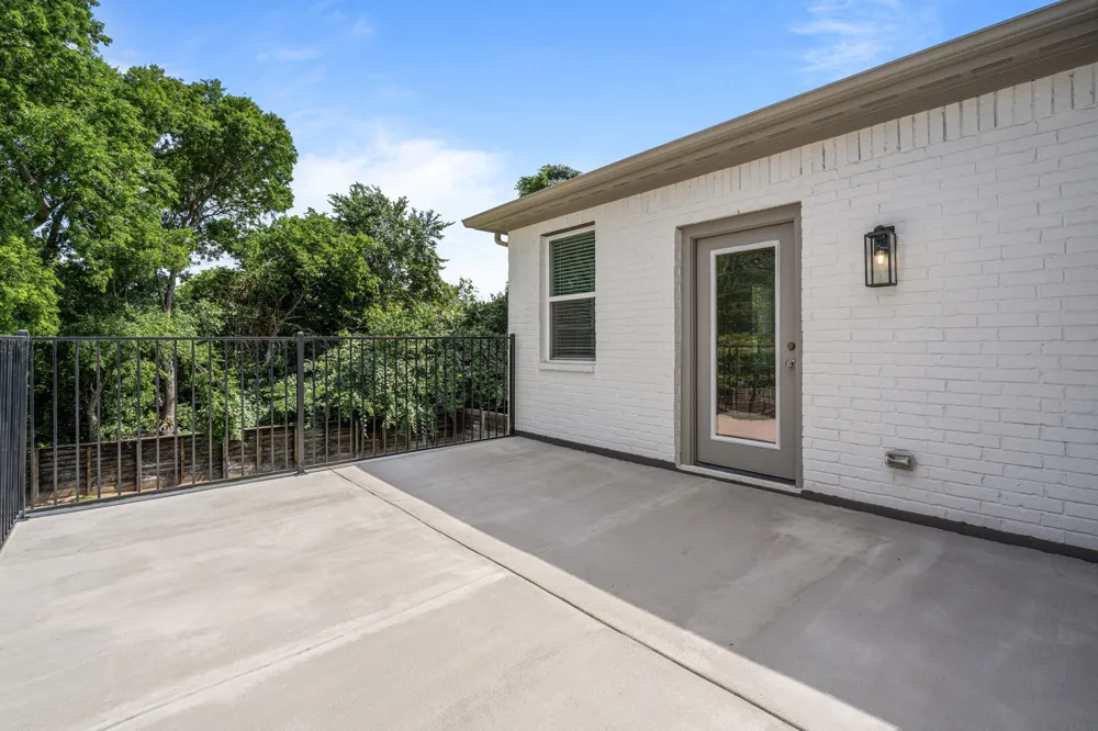 5618 Oaks Lane Westworth Village, TX 76114