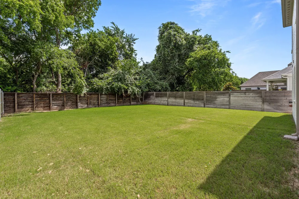 5618 Oaks Lane Westworth Village, TX 76114