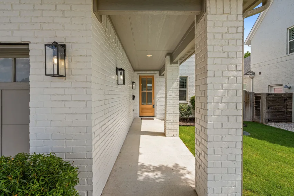 5618 Oaks Lane Westworth Village, TX 76114