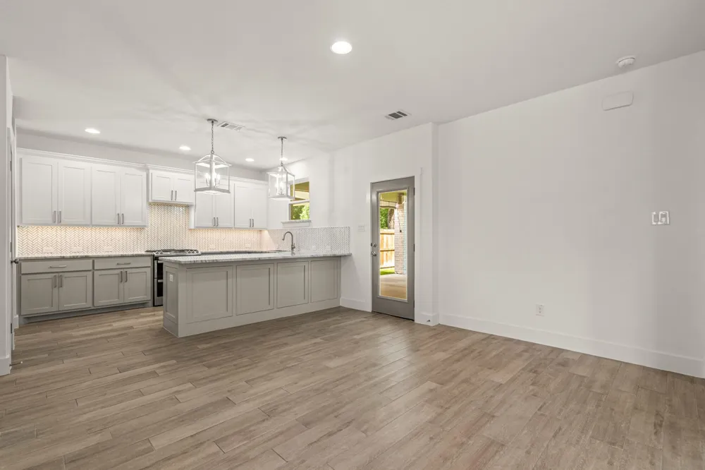 5618 Oaks Lane Westworth Village, TX 76114