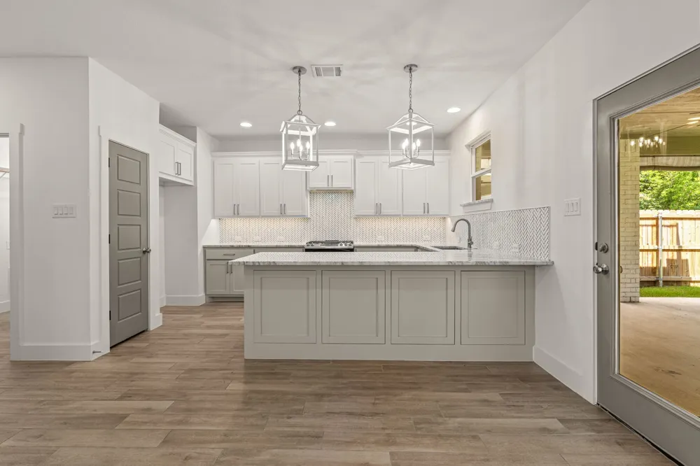 5618 Oaks Lane Westworth Village, TX 76114