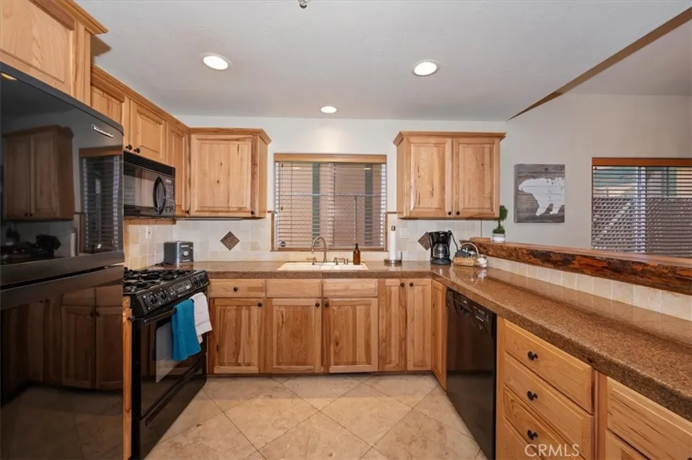 745 Summit Boulevard Big Bear Lake, CA 92315