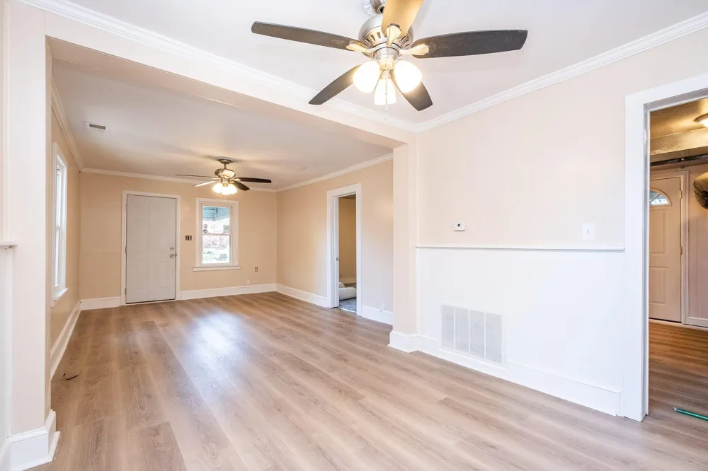 16167 Hauss Avenue Eastpointe City, MI 48021