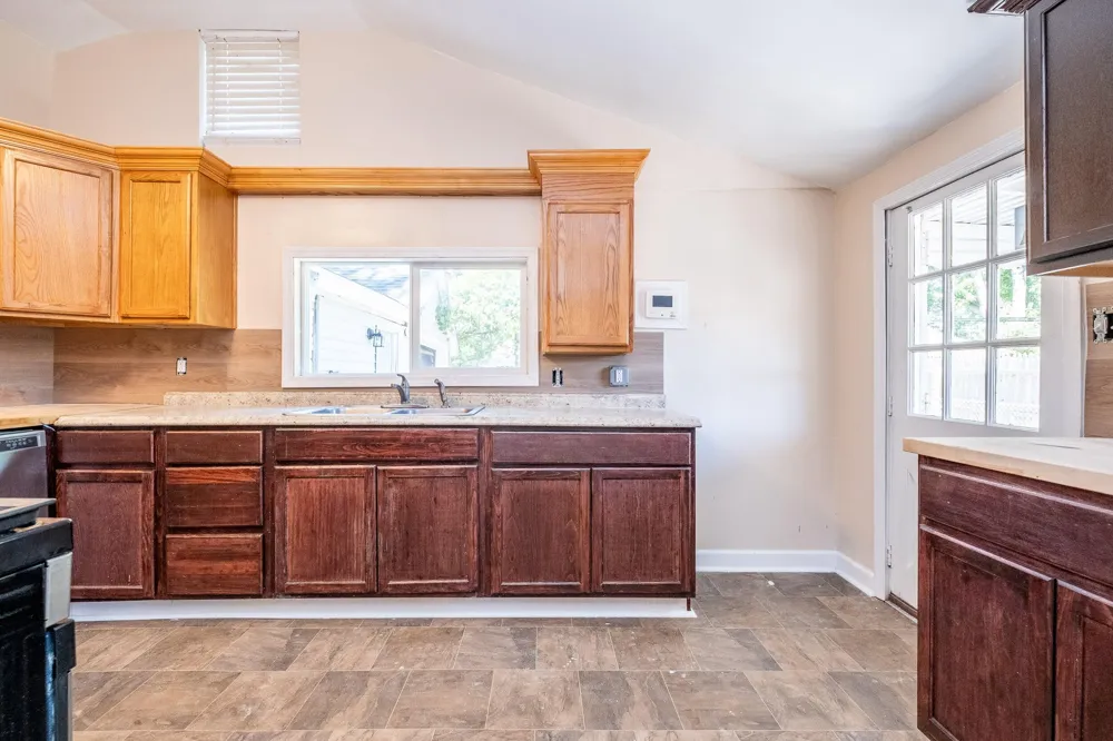 16167 Hauss Avenue Eastpointe City, MI 48021