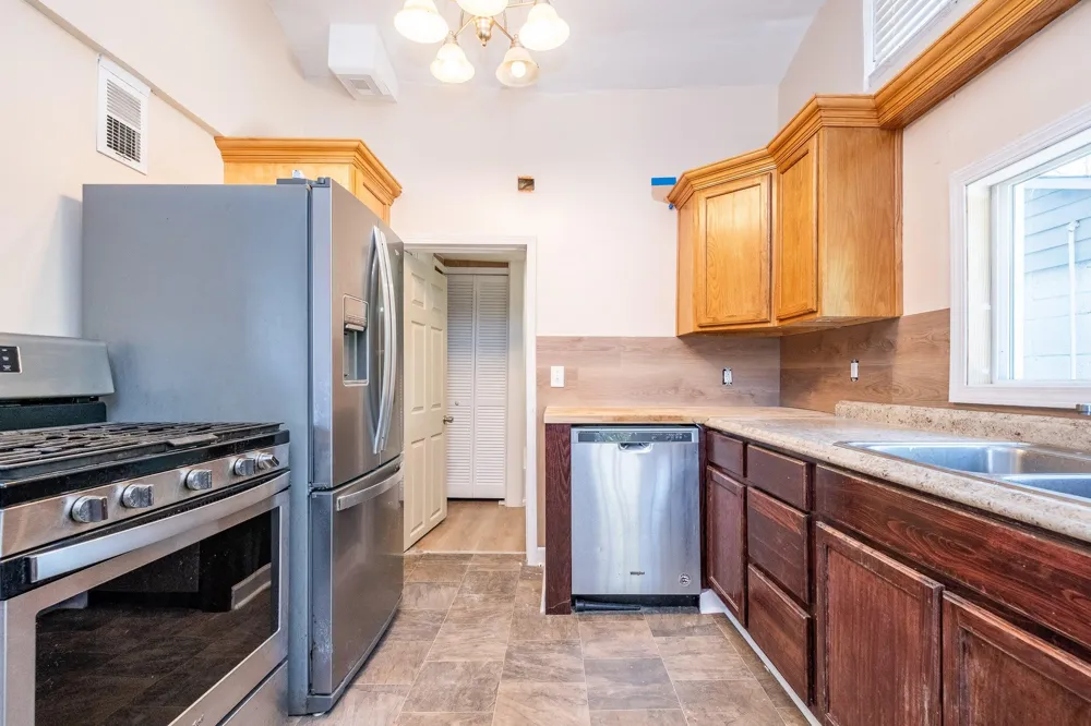 16167 Hauss Avenue Eastpointe City, MI 48021