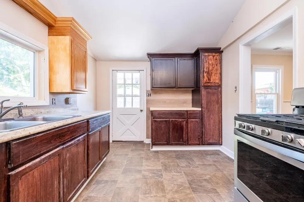16167 Hauss Avenue Eastpointe City, MI 48021