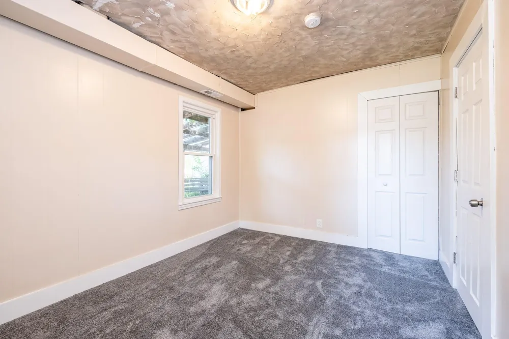 16167 Hauss Avenue Eastpointe City, MI 48021