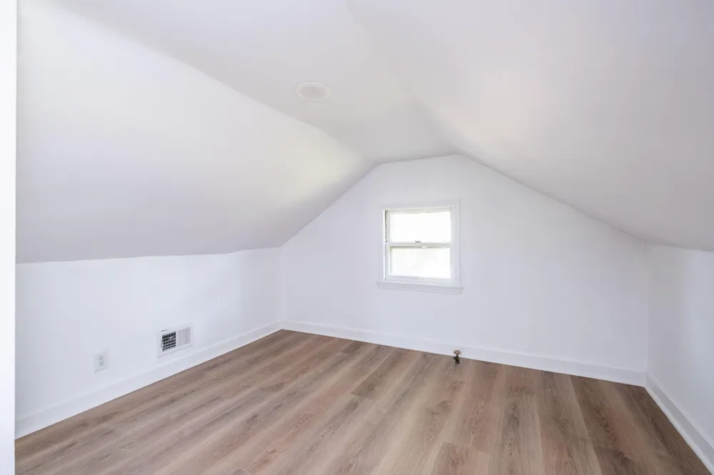 16167 Hauss Avenue Eastpointe City, MI 48021
