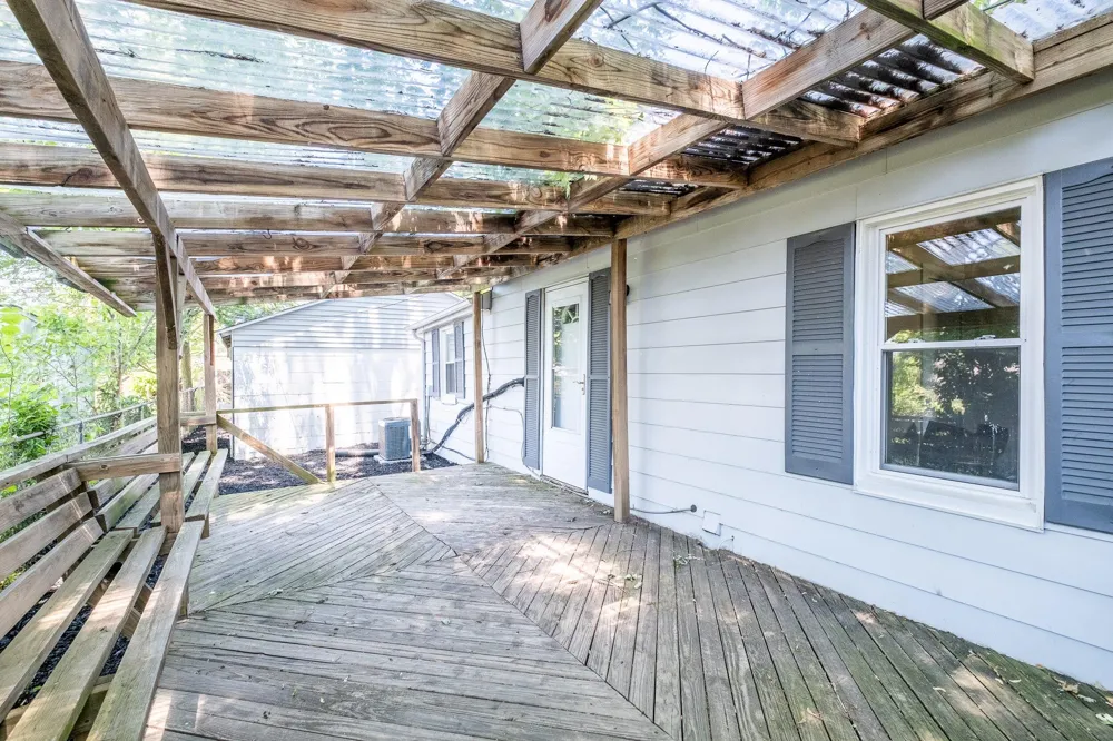 16167 Hauss Avenue Eastpointe City, MI 48021