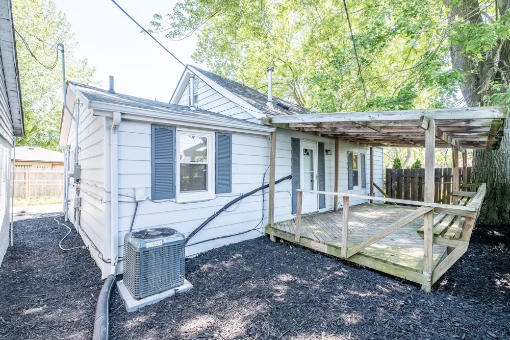 16167 Hauss Avenue Eastpointe City, MI 48021