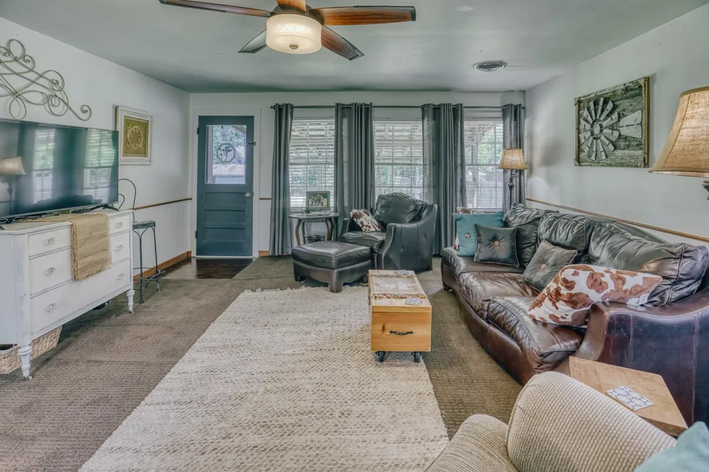 601 S Masonic Street Bellville, TX 77418