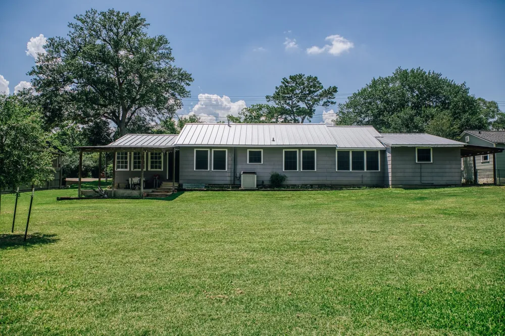 601 S Masonic Street Bellville, TX 77418