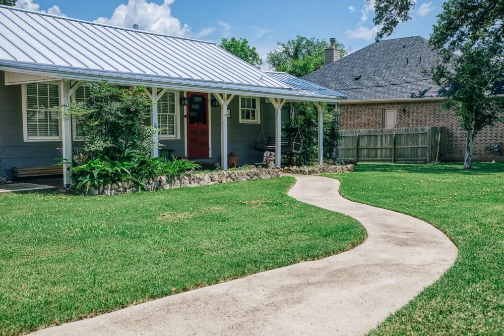 601 S Masonic Street Bellville, TX 77418