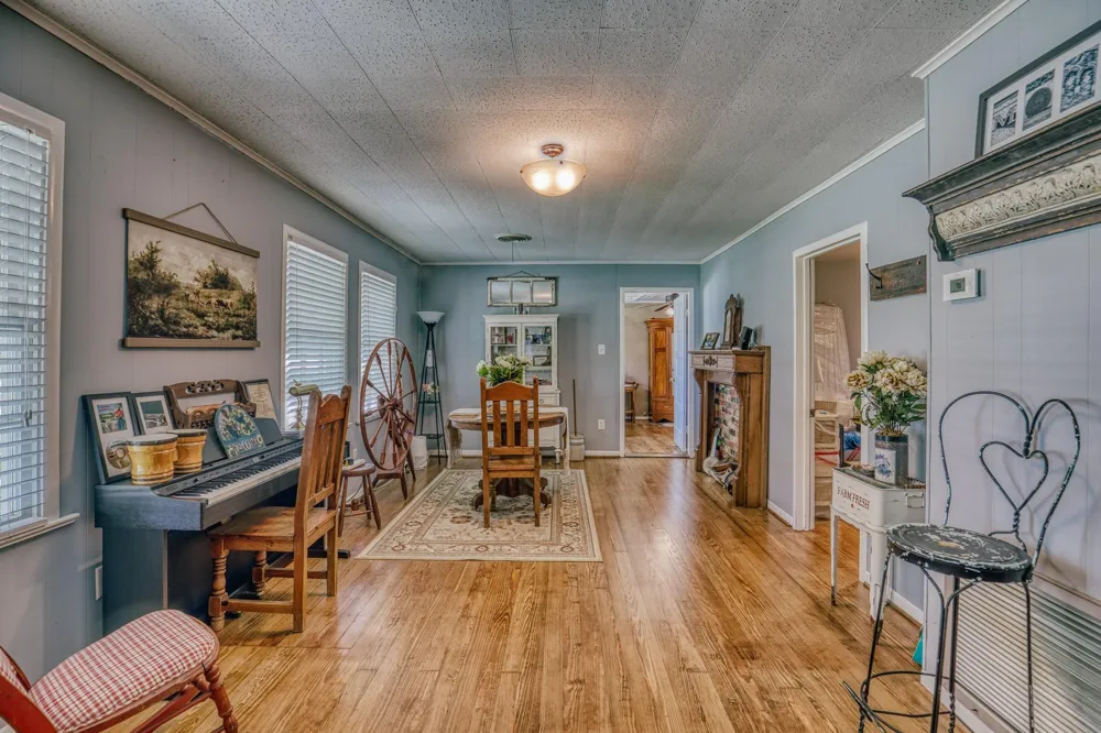 601 S Masonic Street Bellville, TX 77418