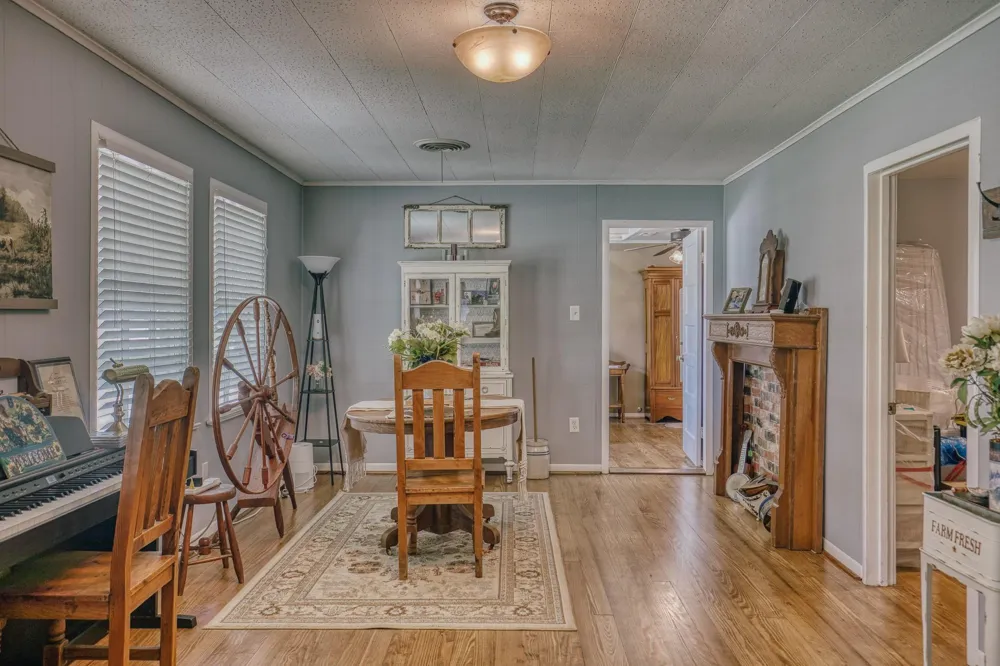 601 S Masonic Street Bellville, TX 77418