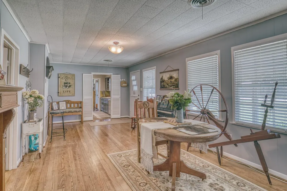 601 S Masonic Street Bellville, TX 77418