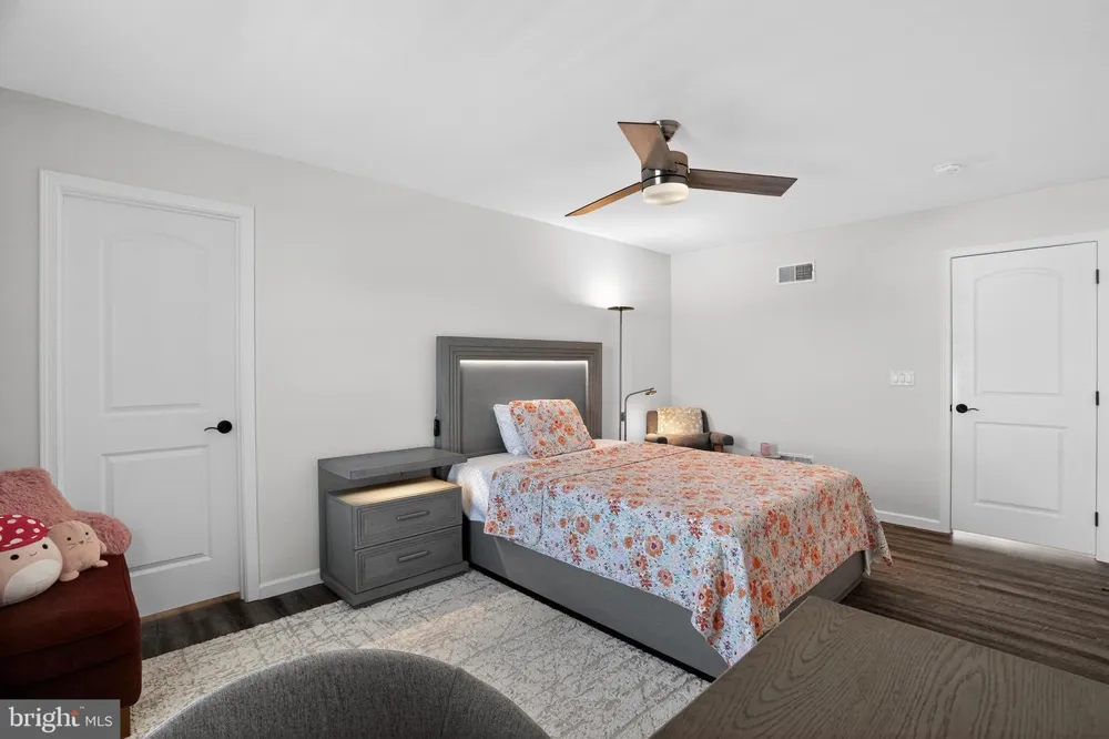 1059 SMYTH LANE Pennsburg, PA 18073