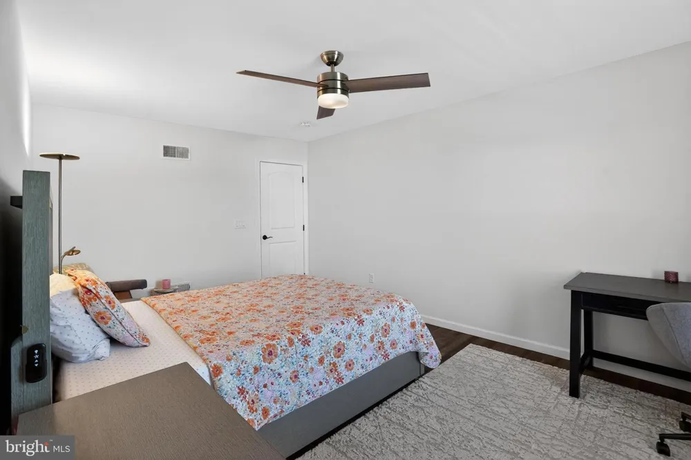 1059 SMYTH LANE Pennsburg, PA 18073