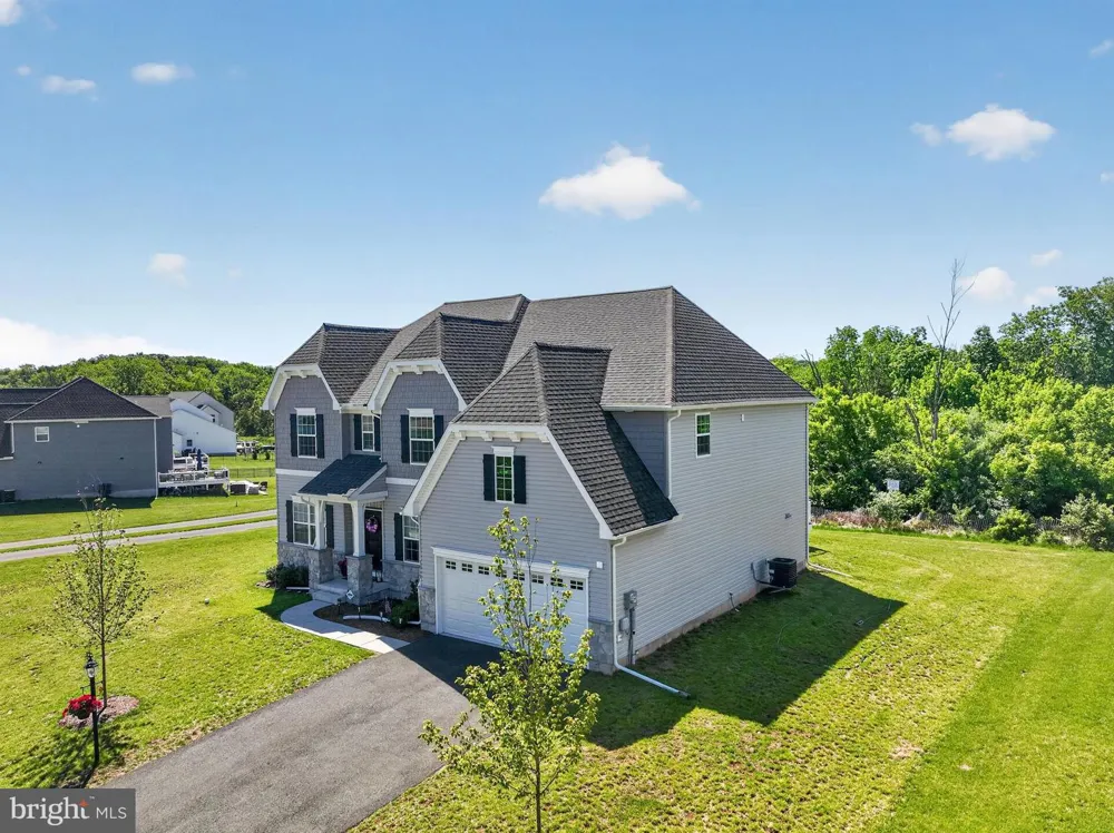 1059 SMYTH LANE Pennsburg, PA 18073