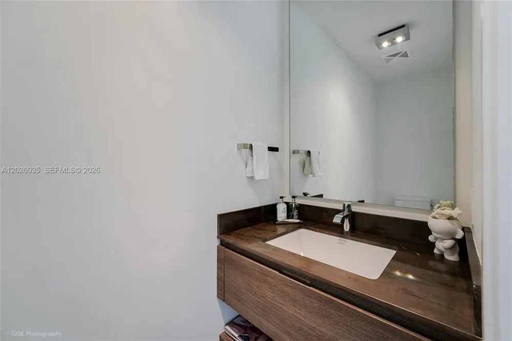 350 Ocean Dr #405N Key Biscayne, FL 33149