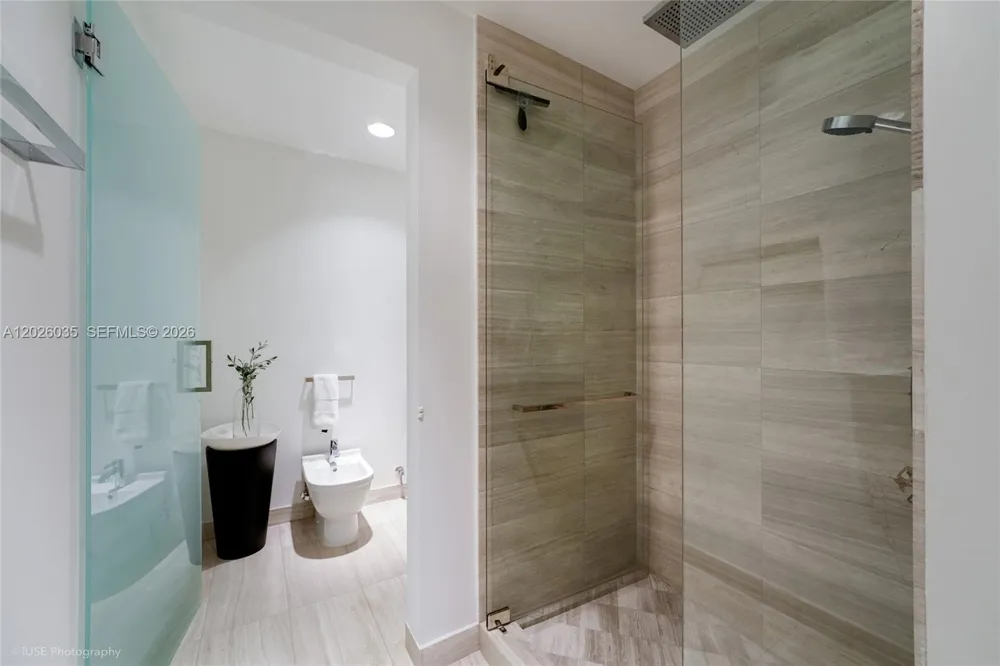 350 Ocean Dr #405N Key Biscayne, FL 33149