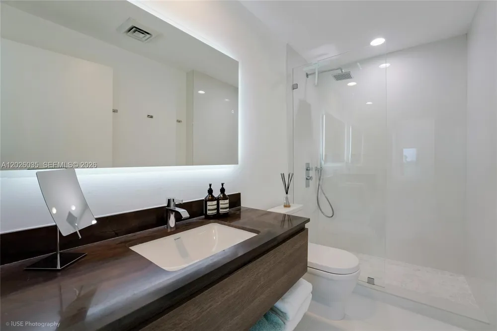 350 Ocean Dr #405N Key Biscayne, FL 33149