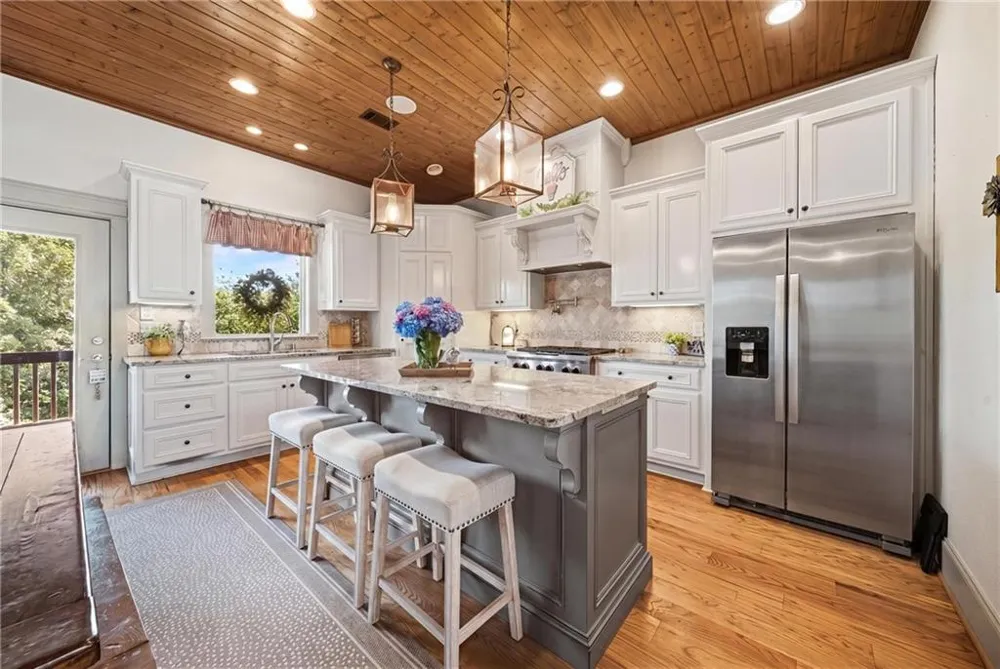 65 Cottage Lane Toccoa, GA 30577