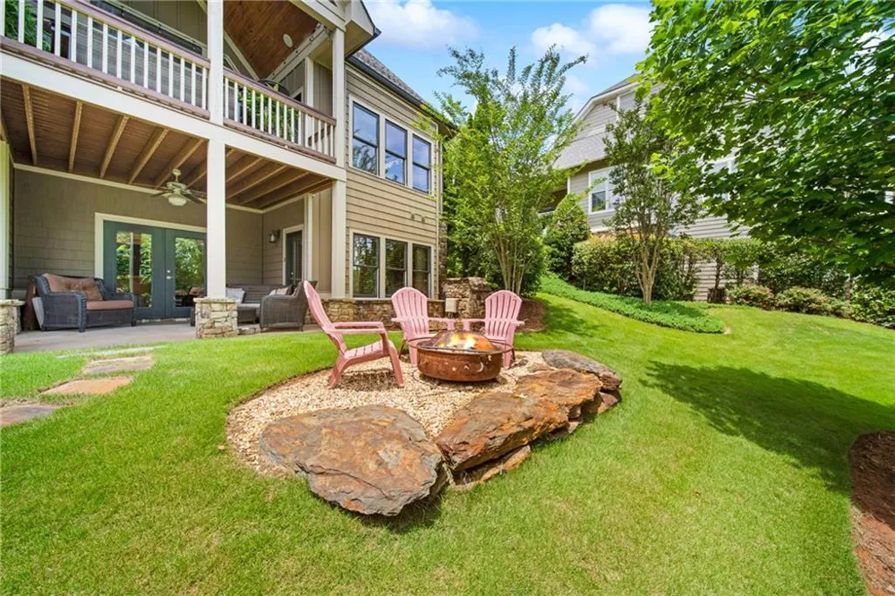 65 Cottage Lane Toccoa, GA 30577