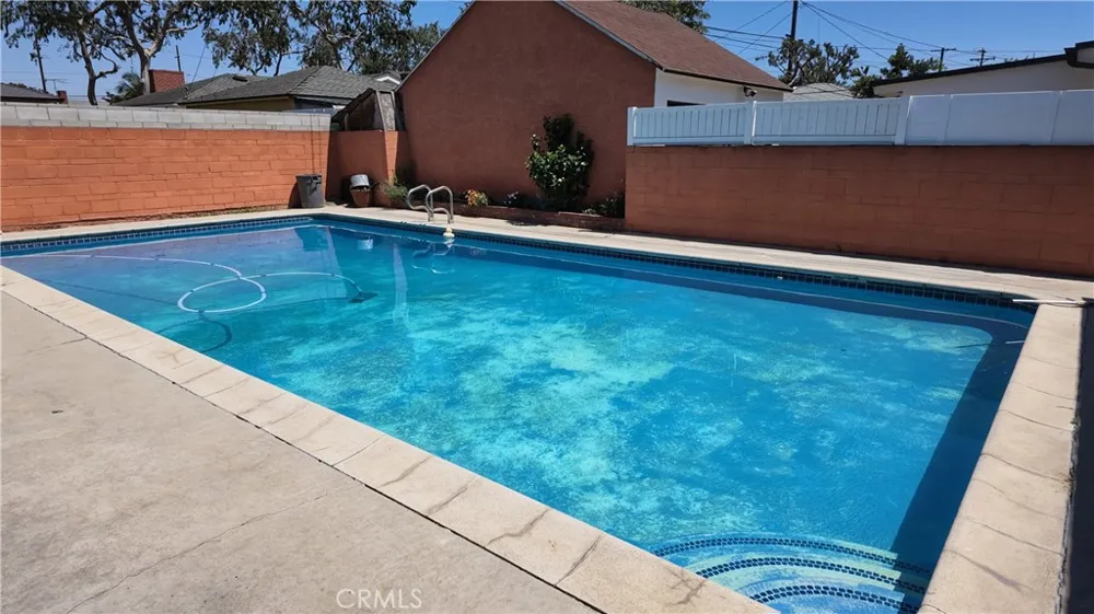 6032 Oliva Avenue Lakewood, CA 90712