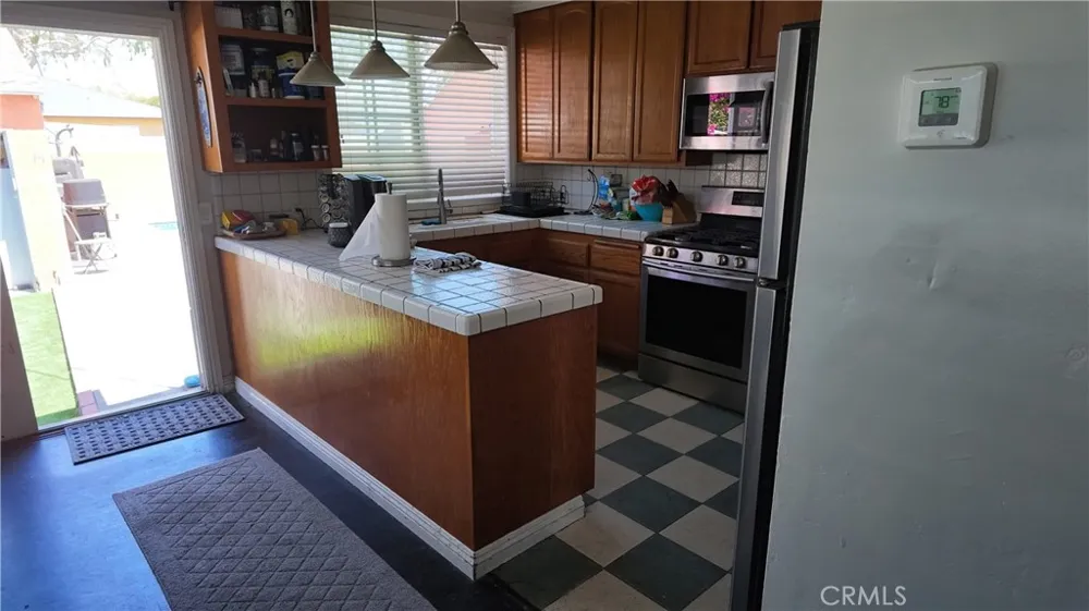 6032 Oliva Avenue Lakewood, CA 90712