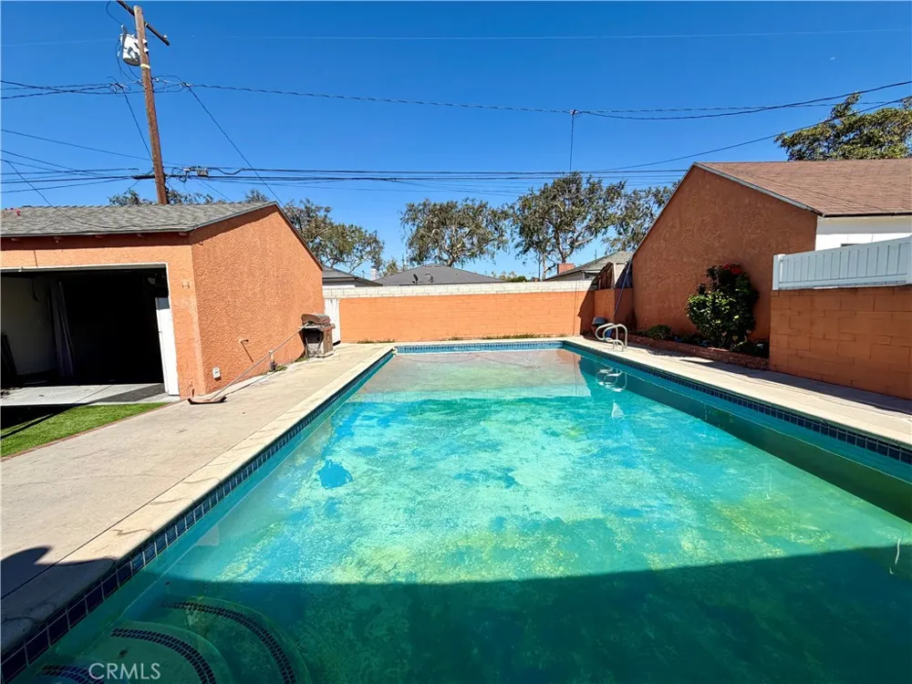 6032 Oliva Avenue Lakewood, CA 90712