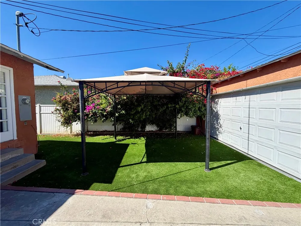 6032 Oliva Avenue Lakewood, CA 90712