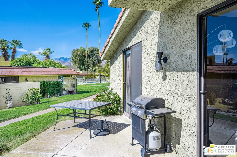 35436 Calle Solana Cathedral City, CA 92234