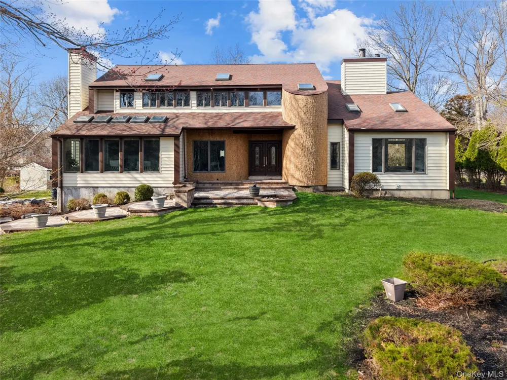 3 Indian Valley Road East Setauket, NY 11733