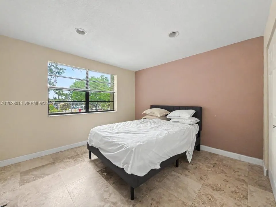 11105 SW 132nd Ct #11-4 Miami, FL 33186