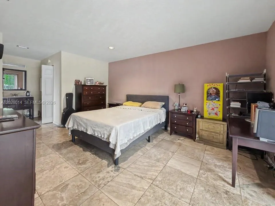 11105 SW 132nd Ct #11-4 Miami, FL 33186