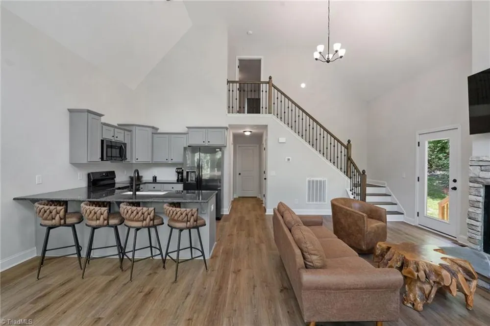 686 SweetWater Road Boomer, NC 28606