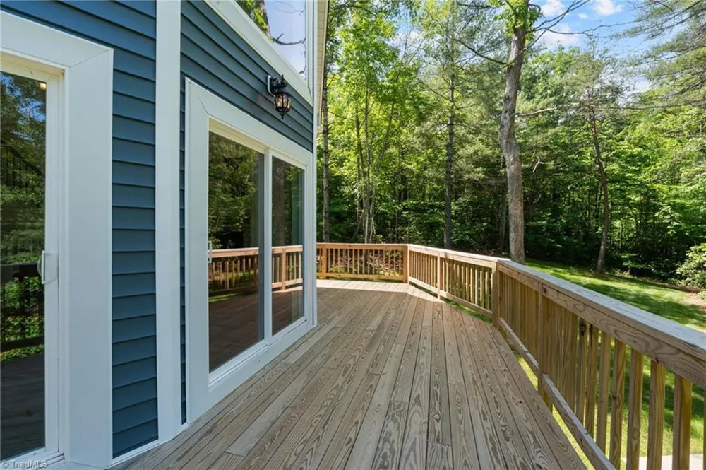 686 SweetWater Road Boomer, NC 28606