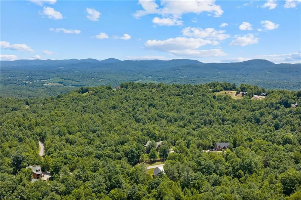 686 SweetWater Road Boomer, NC 28606