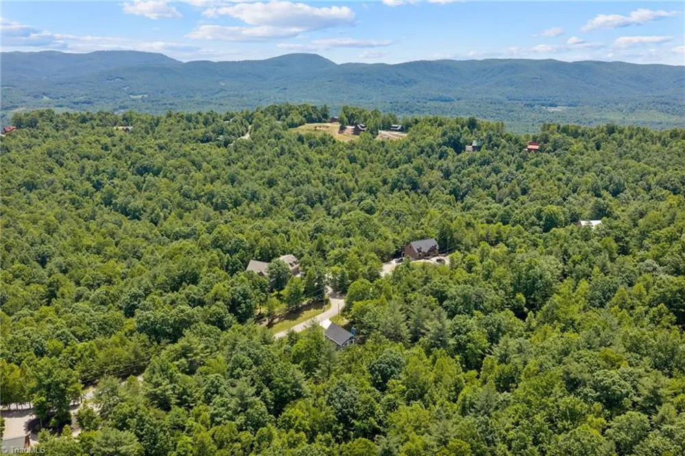 686 SweetWater Road Boomer, NC 28606