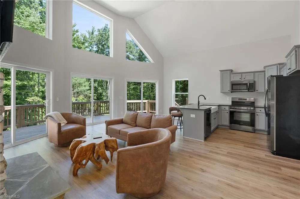 686 SweetWater Road Boomer, NC 28606