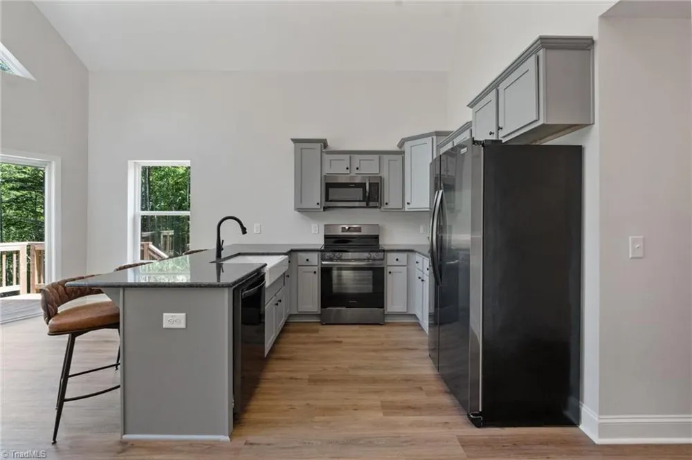 686 SweetWater Road Boomer, NC 28606