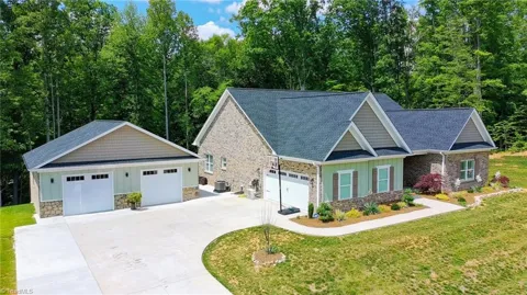 1070 Nauvoo Ridge Drive