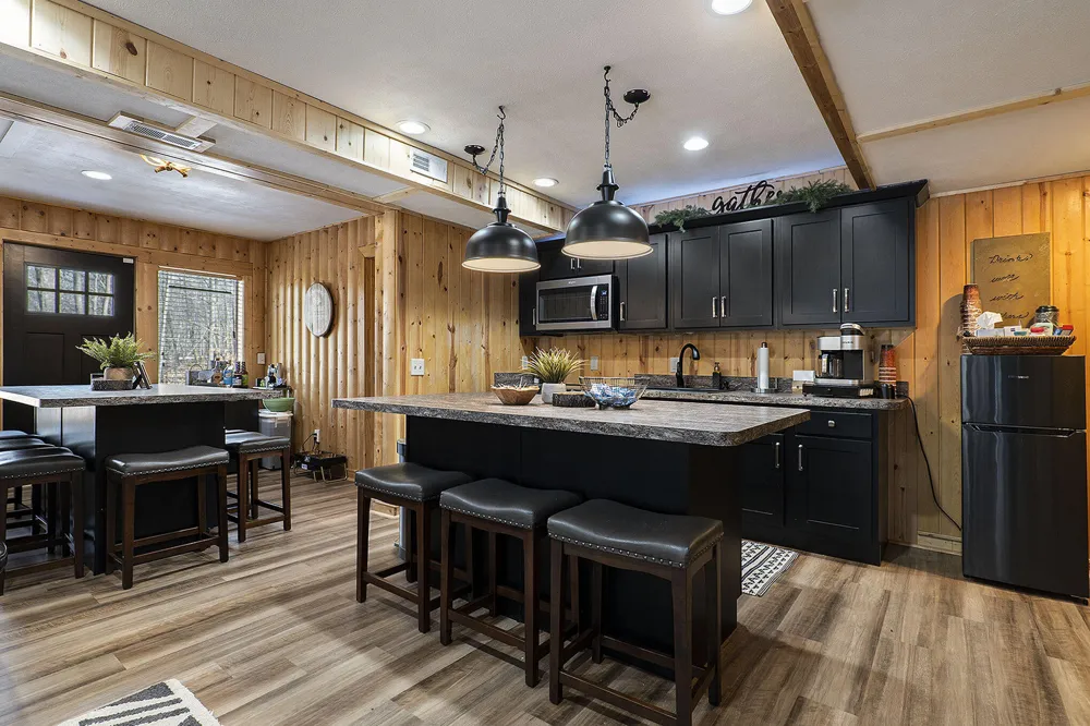 8851 E 8 Mile Road Dover Township, MI 49656