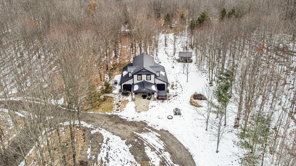 8851 E 8 Mile Road Dover Township, MI 49656