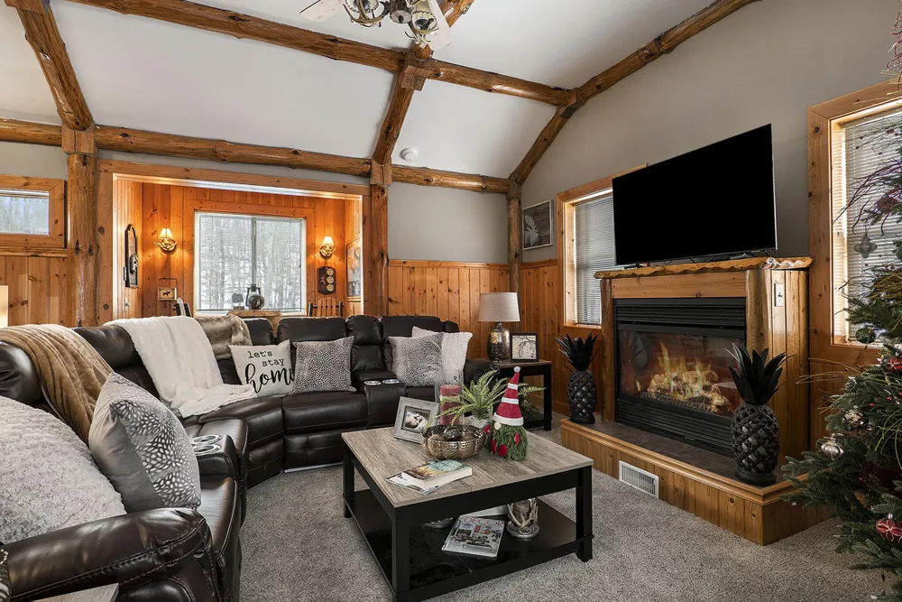 8851 E 8 Mile Road Dover Township, MI 49656